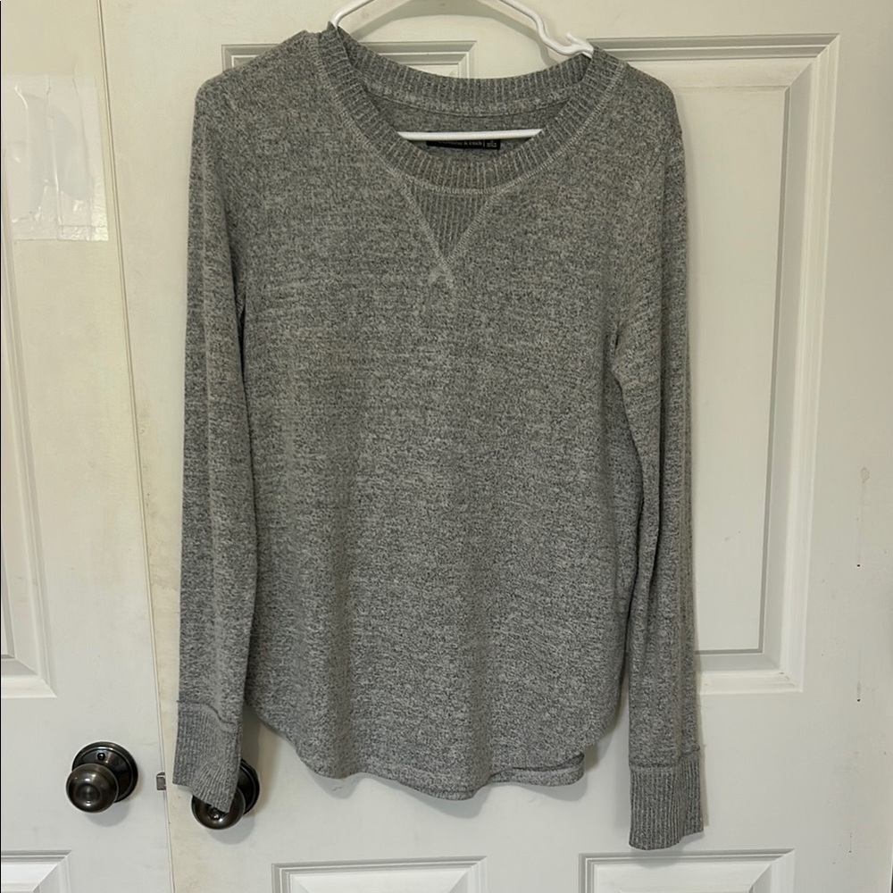 Abercrombie & Fitch lightweight, black and white sweater size small
